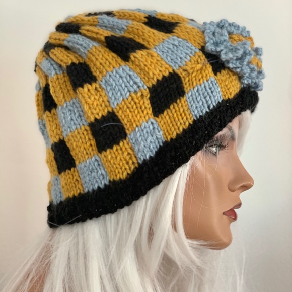 Hand Knits 2 Love Beanie Hat Cap Plaid Flower Hip main image 11